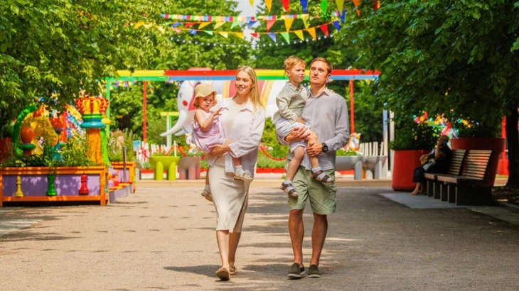 Бизнес подготовил мастер-классы, концерты и игры для гостей «Лета в Москве» Бизнес подготовил мастер-классы, концерты и игры для гостей «Лета в Москве»