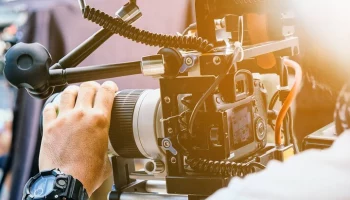 Сценарист Золотарев: история дрейфовавшего 67 дней в море туриста достойна экранизации