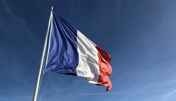 Голосование во втором туре парламентских выборов проходит во Франции