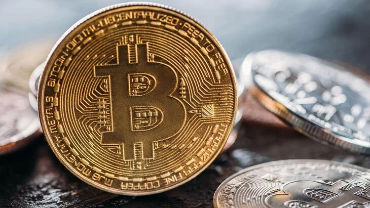 Стоимость биткоина приблизилась к 112 тыс долларов Стоимость биткоина приблизилась к 112 тыс долларов