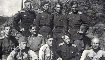 Уличные выставки о героях Великой Отечественной войны открылись в центре Москвы