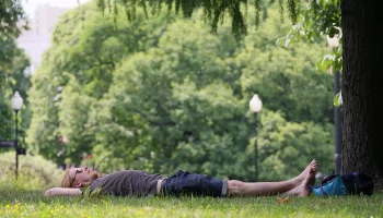 Новый максимум: Леус рассказал о температурном рекорде в Москве 28 мая