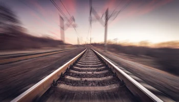 Минимум 13 человек погибли при сходе поезда с рельсов в Мексике