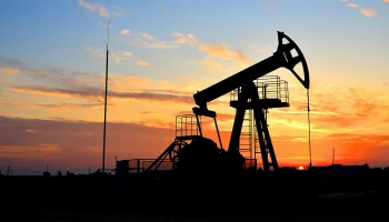 ЕС рассматривает возможность временной отмены ограничений цен на нефть из России