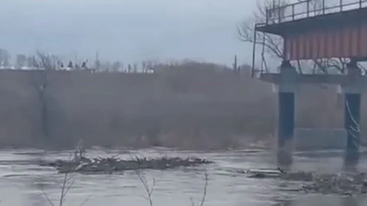 Немедленная эвакуация объявлена в двух населенных пунктах Курганской области Немедленная эвакуация объявлена в двух населенных пунктах Курганской области