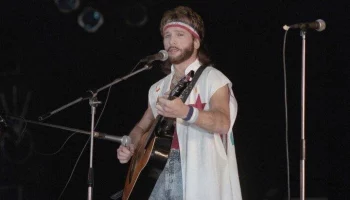 Певица Азиза считает, что гибели Талькова можно было избежать