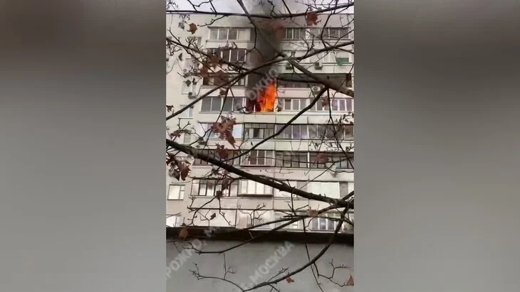 Огнеборцы ликвидировали пожар в квартире на юго-востоке Москвы Огнеборцы ликвидировали пожар в квартире на юго-востоке Москвы