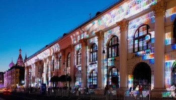 Москвичи увидят световое шоу на форуме-фестивале "Москва 2030" в Гостином Дворе