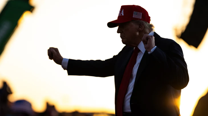 Трамп заявил, что не знал о значении красной карточки в футболе Трамп заявил, что не знал о значении красной карточки в футболе