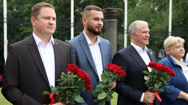 У памятника Державину в парке «Останкино» прошла памятная акция У памятника Державину в парке «Останкино» прошла памятная акция