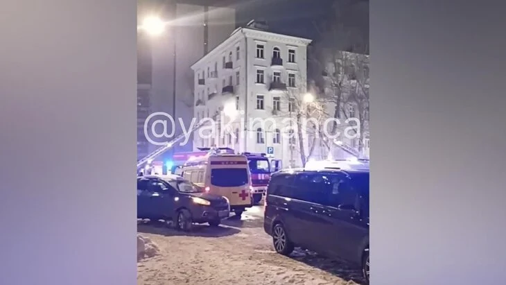 Пожар произошел в жилом доме в центре Москвы Пожар произошел в жилом доме в центре Москвы