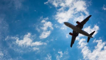 Причиной экстренной посадки самолета в Чите стало подозрение на утечку топлива