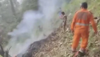 Вертолет разбился в Гималаях на севере Индии, все пассажиры погибли