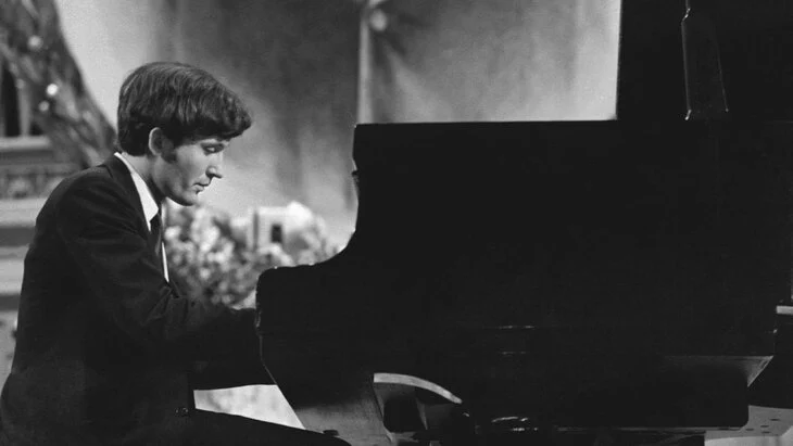 Умер народный артист России, пианист Юрий Слесарев Умер народный артист России, пианист Юрий Слесарев