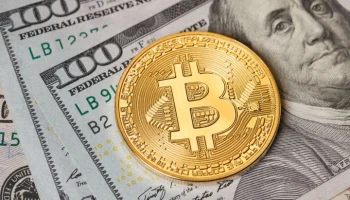 Стоимость биткоина опустилась ниже 70 тыс долларов впервые с ноября 2024 года