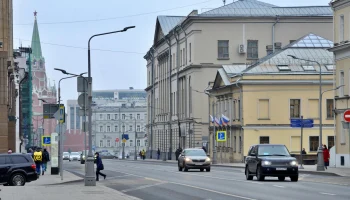 Столичных водителей призвали быть внимательными за рулем из-за дождя
