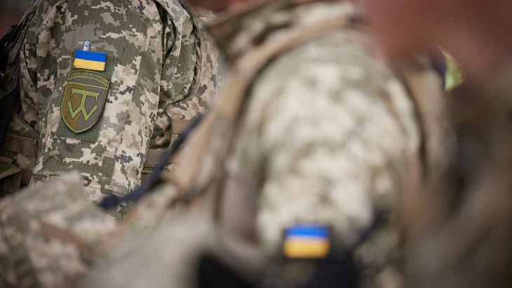 Водитель Анджелины Джоли сообщил о своей мобилизации в украинскую армию Водитель Анджелины Джоли сообщил о своей мобилизации в украинскую армию