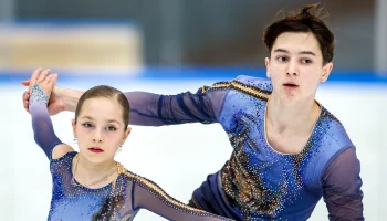 Фигуристы Шешелева и Карнаухов победили в парах на этапе юниорского Гран-при