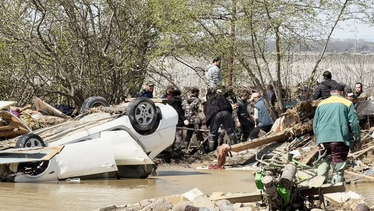 СК возбудил дело о халатности после гибели людей при паводках в Дагестане СК возбудил дело о халатности после гибели людей при паводках в Дагестане