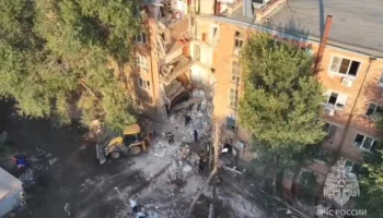 Работы по разбору конструкций частично обрушенного дома в Астрахани завершены