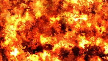 Mash: Взрывы произошли в небе над аэродромом в крымском Джанкое