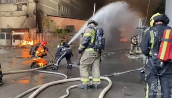 Площадь пожара в Ростове-на-Дону увеличилась до 15 тыс "квадратов"