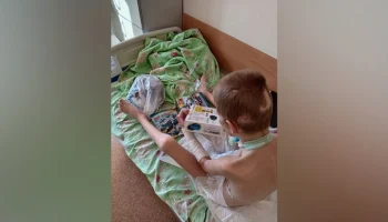 Отец истерзанного хаски мальчика заявил, что его сына могут выписать уже к лету