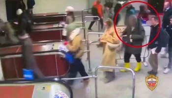 Москвич напал на пассажира метро со стеклянной бутылкой