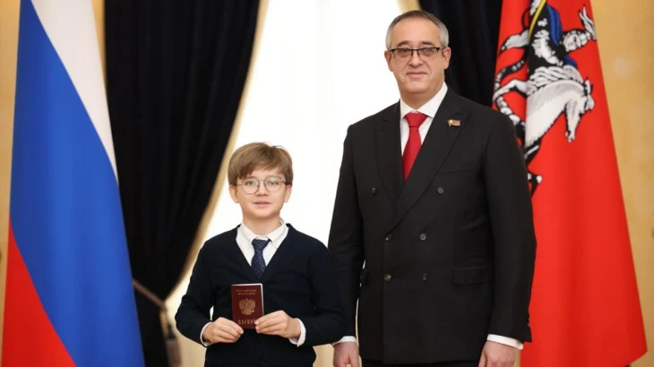 Московские школьники могут получить паспорта из рук государственных и общественных деятелей Московские школьники могут получить паспорта из рук государственных и общественных деятелей