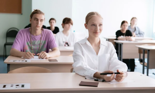 Более 60 тысяч столичных выпускников повторно написали контрольные работы в форме ЕГЭ