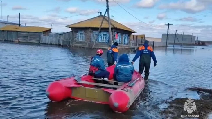 Более 180 домов и свыше 280 приусадебных участков подтопило в Курганской области Более 180 домов и свыше 280 приусадебных участков подтопило в Курганской области