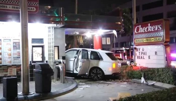 Американец угнал Rolls-Royce за 500 тыс долларов и разбил его о стену закусочной