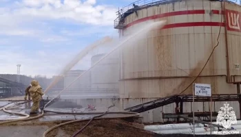 Три человека пострадали при пожаре на нефтеперерабатывающем заводе в Коми