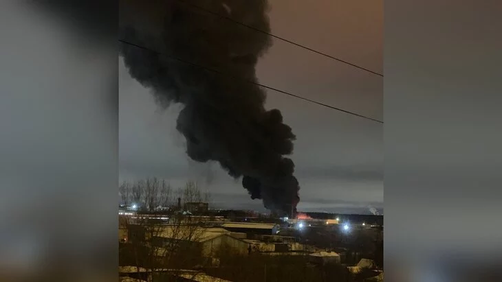 Пожар площадью 8,4 тыс "квадратов" произошел на складе в Нижнем Новгороде Пожар площадью 8,4 тыс "квадратов" произошел на складе в Нижнем Новгороде