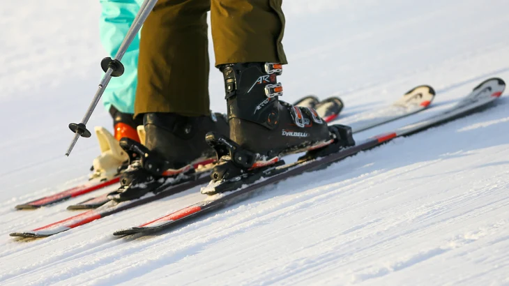Российским лыжникам Коростелеву и Непряевой предоставили нейтральные статусы Российским лыжникам Коростелеву и Непряевой предоставили нейтральные статусы