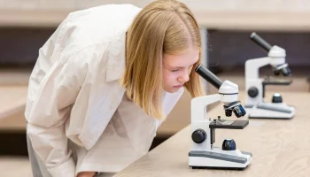 &laquo;Биокластер&raquo; на ВДНХ приглашает школьников на познавательные занятия