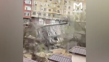 Многоквартирный дом обрушился в Махачкале после подтопления Многоквартирный дом обрушился в Махачкале после подтопления