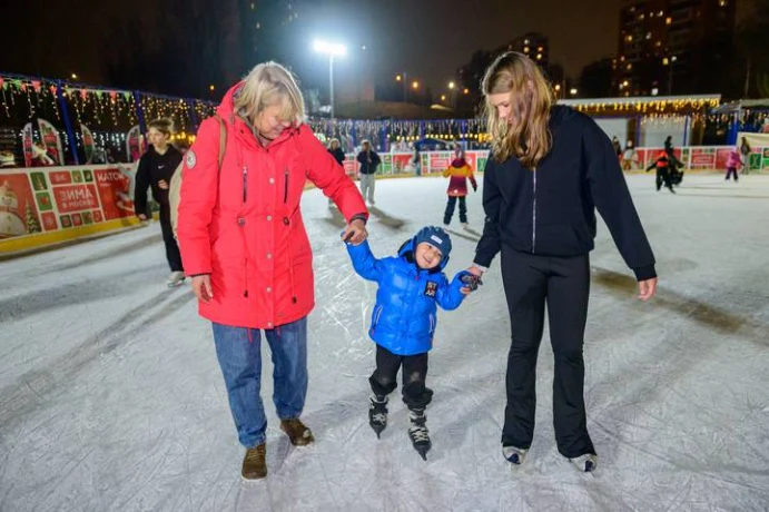 Более 200 новогодних мероприятий подготовили для москвичей в ТиНАО