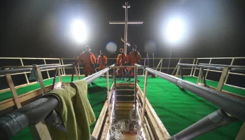 Более 1,3 тысячи спасателей и пожарных обеспечат безопасность крещенских купаний в Москве