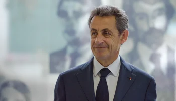 Саркози направляется в парижскую тюрьму, где начнет отбывать срок