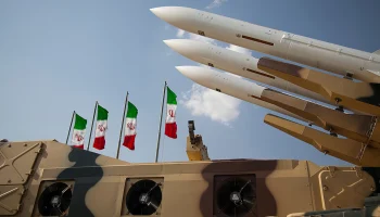 &laquo;Суровое наказание&raquo;: Иран запустил сотни ракет в сторону Израиля