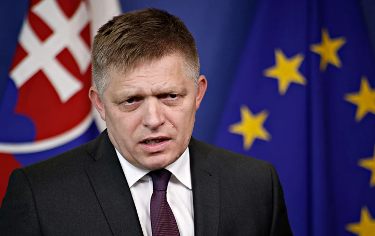 Фицо: ЕС и НАТО планируют направить своих военных на Украину