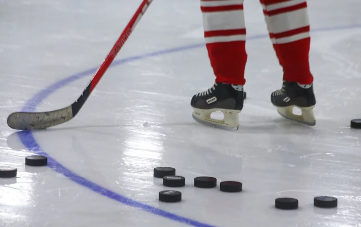 Тренера юниорской сборной России по хоккею Титова отстранили на полгода Тренера юниорской сборной России по хоккею Титова отстранили на полгода