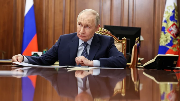 Путин поздравил Лукашенко по случаю Дня независимости Белоруссии Путин поздравил Лукашенко по случаю Дня независимости Белоруссии