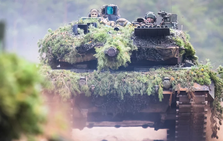 СМИ: Кадры с захваченным на Украине танком Leopard напугали США СМИ: Кадры с захваченным на Украине танком Leopard напугали США