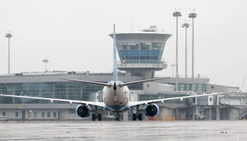 Первый за девять суток самолет из Катара прилетел в Москву и отправился обратно