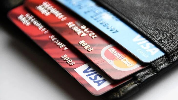ЦБ: доля Visa и Mastercard в России упала ниже 17% ЦБ: доля Visa и Mastercard в России упала ниже 17%