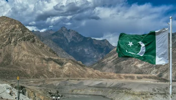 СМИ: На границе Афганистана и Пакистана начались тяжелые бои