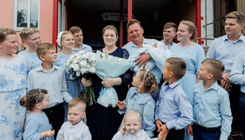 Врачи московской ГКБ имени Баумана помогли москвичке родить 16-го ребенка