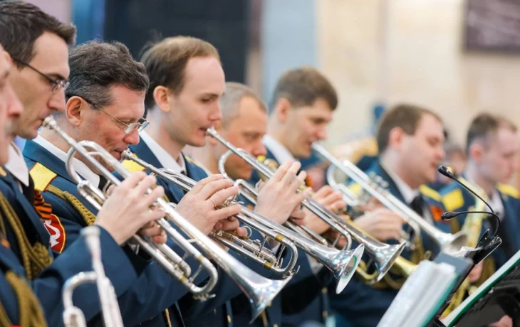 Рота почетного караула выступила на площадке проекта «Музыка в метро» 8 Марта Рота почетного караула выступила на площадке проекта «Музыка в метро» 8 Марта